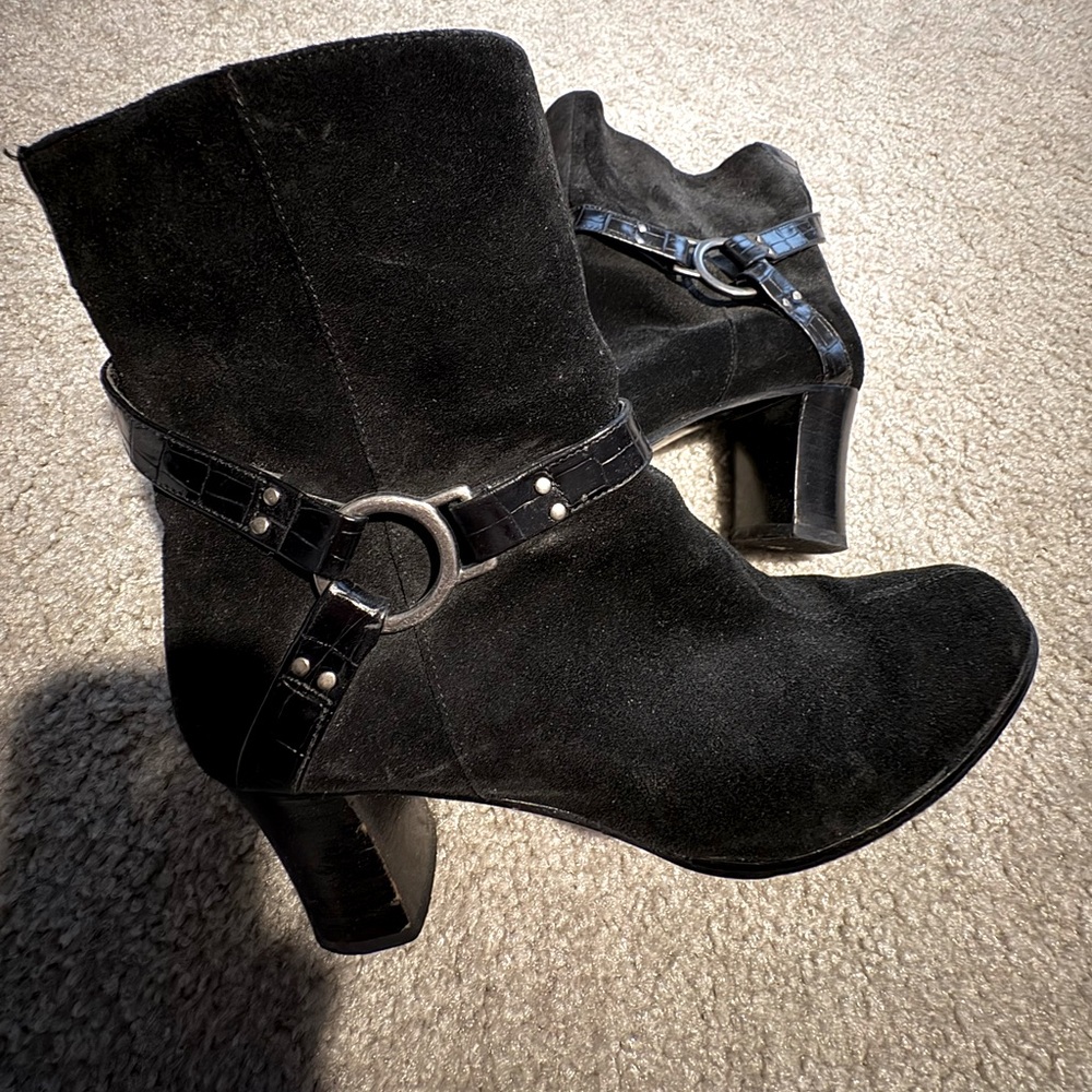 Vero Cuoio stylish suede boots